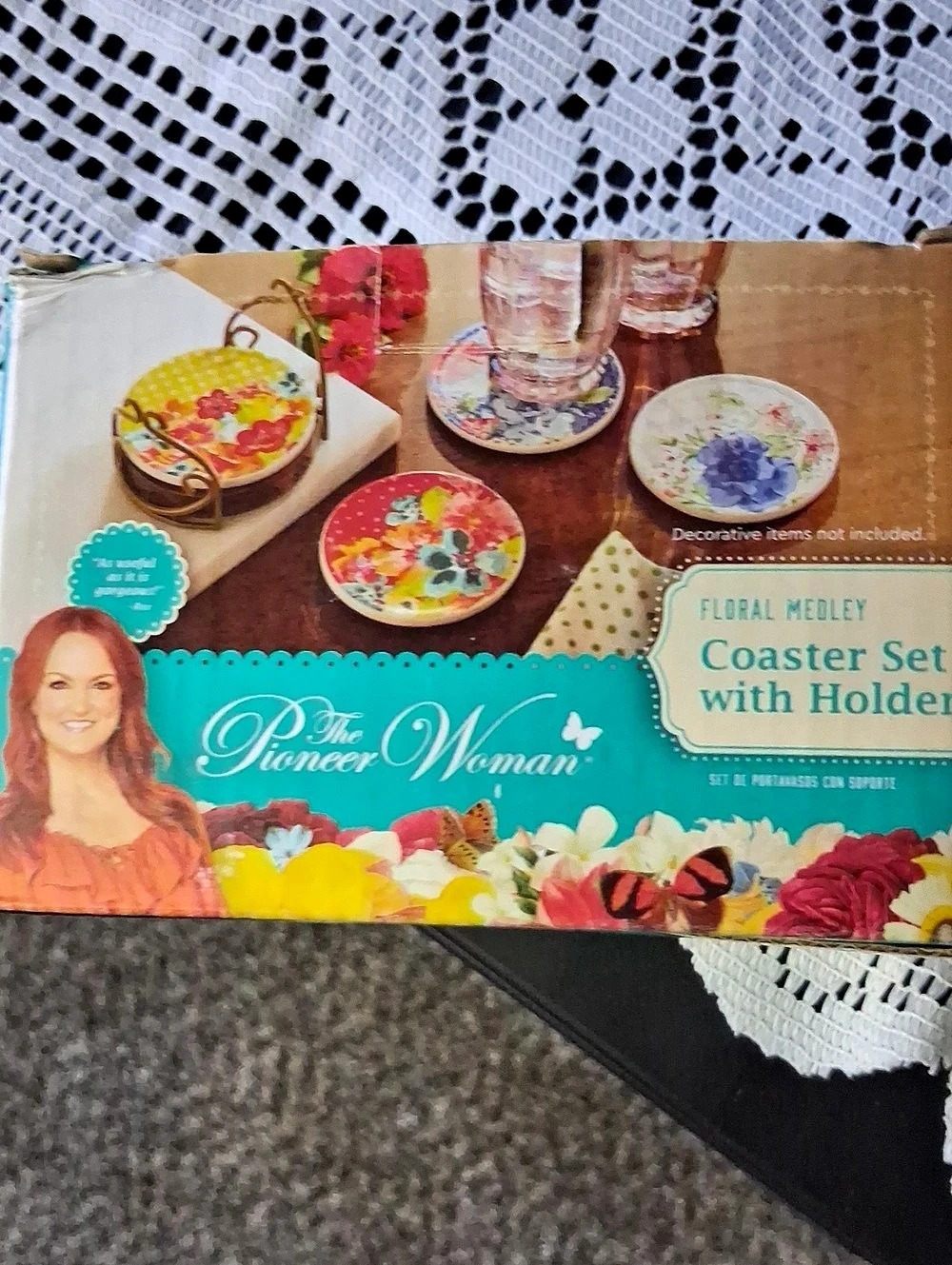 BNIB The Pioneer Woman Floral Medley Coaster Set with Holder